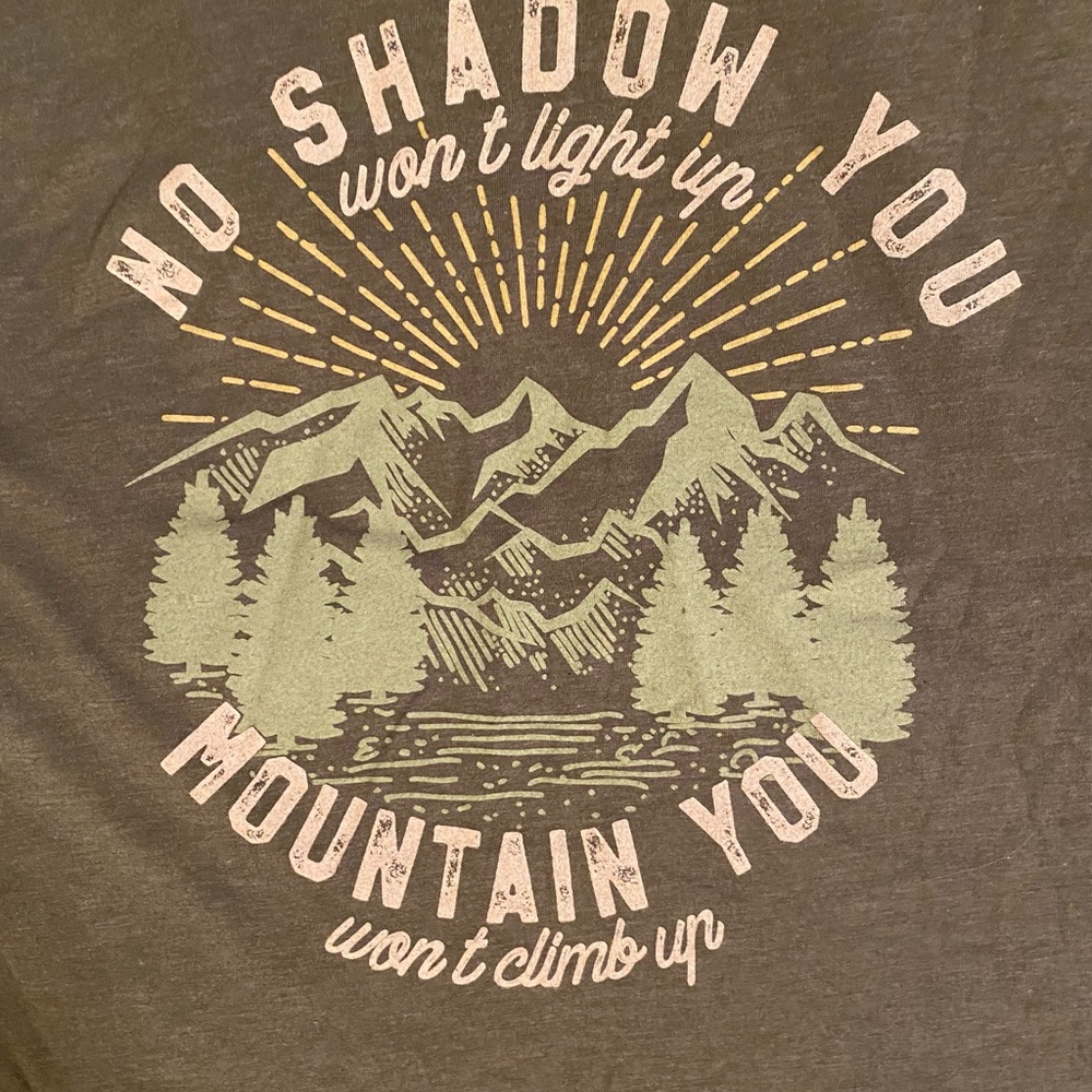 Short sleeved khaki colored tee shirt - Picture 6 of 8